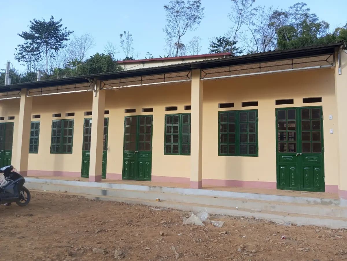 Image 4