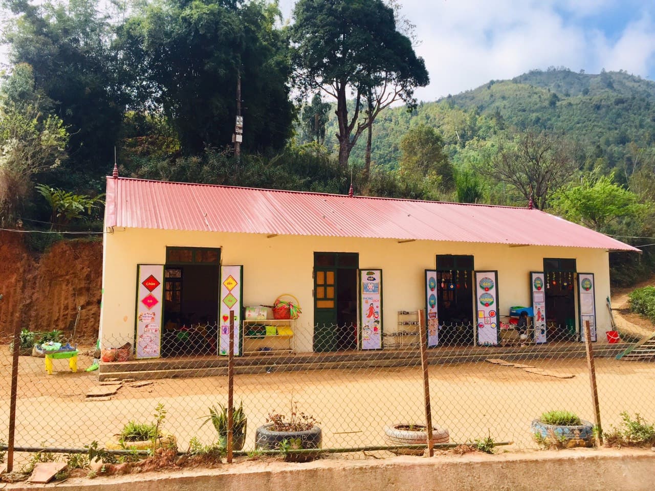 DA0151 MN bản Nả Háng Tủa Chử - trường MN Púng Luông, xã Púng Luông,huyện Mù Cang Chải